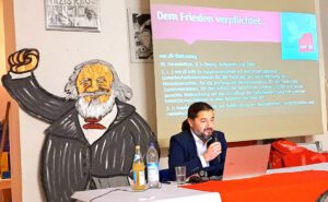 Referat bei der Veranstaltung "Krieg, Frieden und Gewerkschaften" im Hans-Beimler-Zentrum Augsburg, 25. November 2022